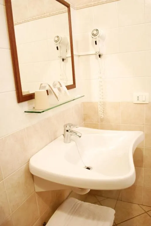 מזרה דל ואלו Greta Rooms Hotel  מזרה דל ואלו